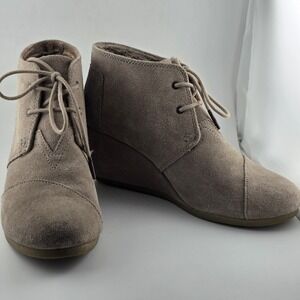 Toms Boots‎ Womens 9 Beige Desert Wedge Ankle Bootie Lace Up Suede Casual